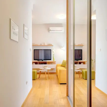 Sunray Apartment Tivat Exterior photo