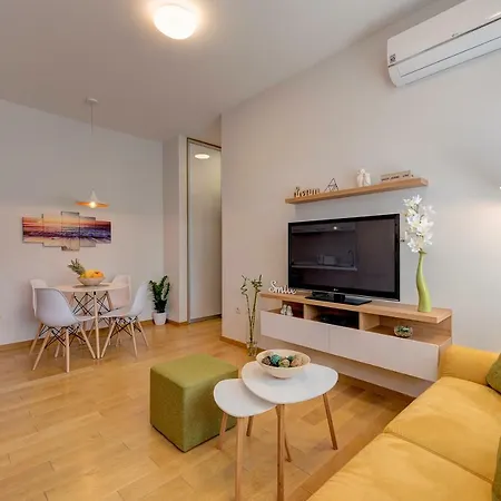 Sunray Apartment Tivat Exterior photo